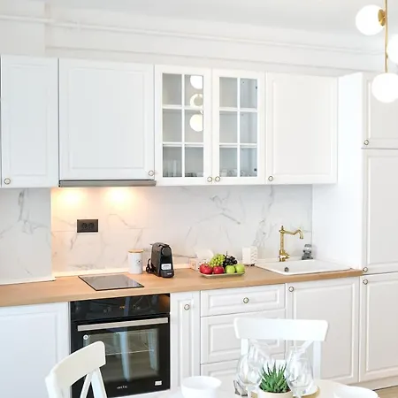 Oasis Std - Jacuzzi & Sauna Infinity ナボダリ