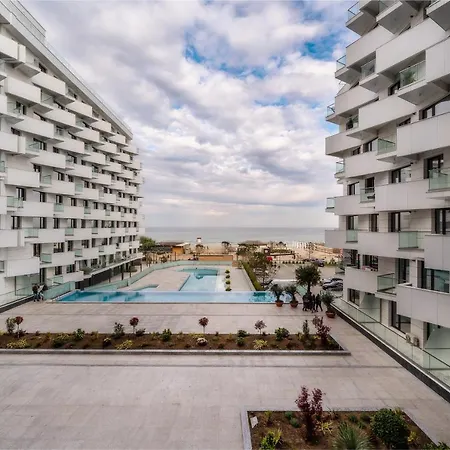 Oasis Std In Infinity Pool & Năvodari