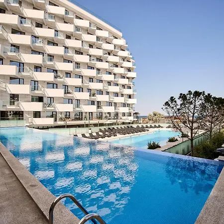 Oasis Std In Infinity Pool &