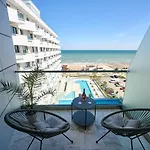 Oasis Std In Infinity Pool & * Navodari