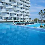 Oasis Std In Infinity Pool & Apartment