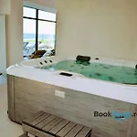 Apartment Oasis Std In Infinity Pool & *