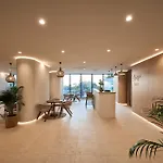 Apartment Oasis Std In Infinity Pool & *