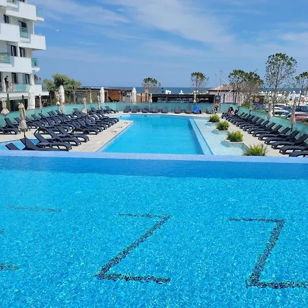 Oasis Std - Infinity Pool & *