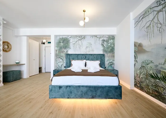 Oasis Std In Infinity Pool & Năvodari