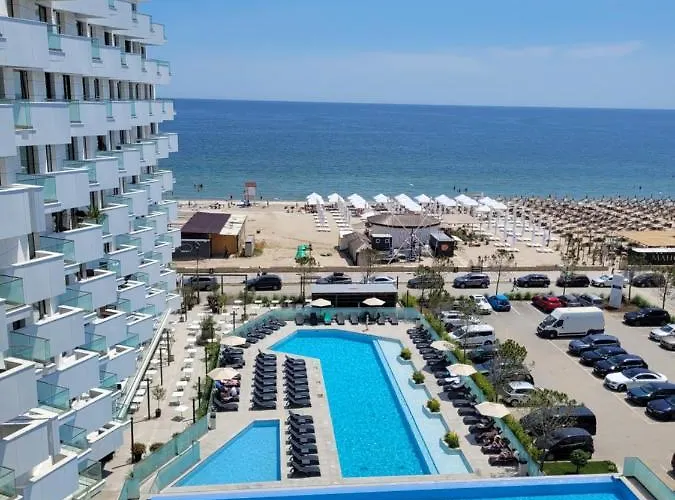 Oasis Std In Infinity Pool & *